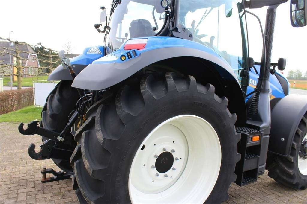 New Holland T6.155 - Farm tractor: picture 5 New Holland T6.155 - Farm tractor: picture 5