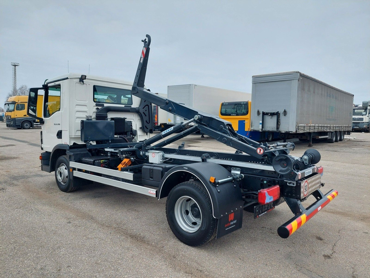 MAN TG3 TGL 12.190 BB 4x2 - Hook lift truck: picture 3 MAN TG3 TGL 12.190 BB 4x2 - Hook lift truck: picture 3