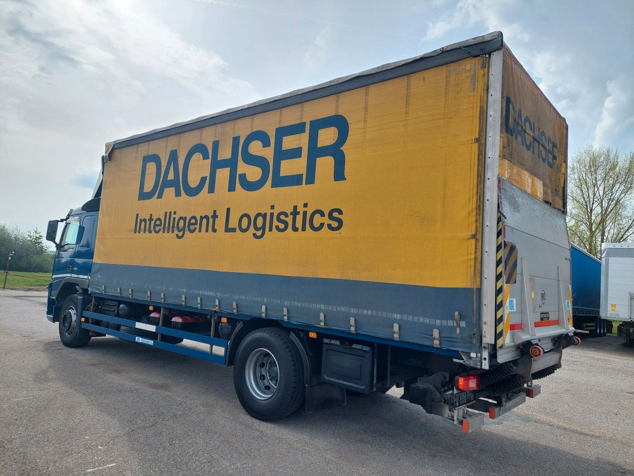 Volvo FM13 420 42R 4x2 BL Edscha - Curtainsider truck: picture 3 Volvo FM13 420 42R 4x2 BL Edscha - Curtainsider truck: picture 3