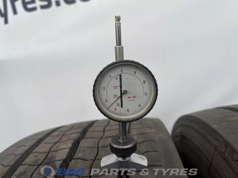 Apollo Apollo 315/70R22.5 EnduRace RA 156/150 M+S 3PMSF gebruikte set - Tire for Truck: picture 3 Apollo Apollo 315/70R22.5 EnduRace RA 156/150 M+S 3PMSF gebruikte set - Tire for Truck: picture 3