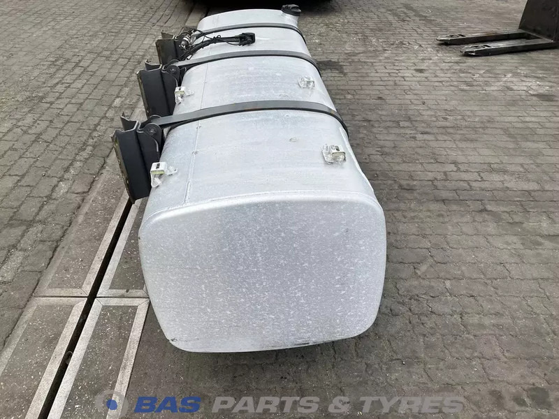 DAF Brandstoftank DAF 790 Liter 1921146 - Fuel tank for Truck: picture 4 DAF Brandstoftank DAF 790 Liter 1921146 - Fuel tank for Truck: picture 4