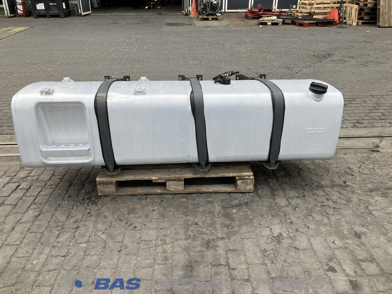 DAF Brandstoftank DAF 790 Liter 1921146 - Fuel tank for Truck: picture 1 DAF Brandstoftank DAF 790 Liter 1921146 - Fuel tank for Truck: picture 1