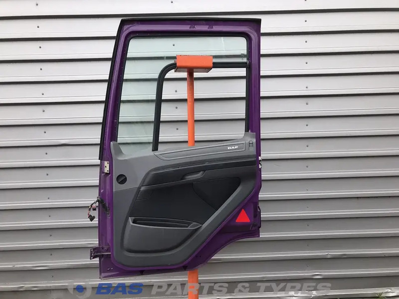 DAF CF Euro 6 - Door and parts for Truck: picture 2 DAF CF Euro 6 - Door and parts for Truck: picture 2