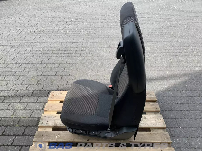 DAF CF Euro 6 - Seat for Truck: picture 2 DAF CF Euro 6 - Seat for Truck: picture 2