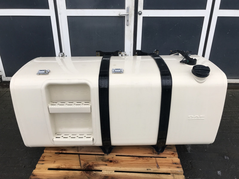 DAF - Fuel tank for Truck: picture 1 DAF - Fuel tank for Truck: picture 1