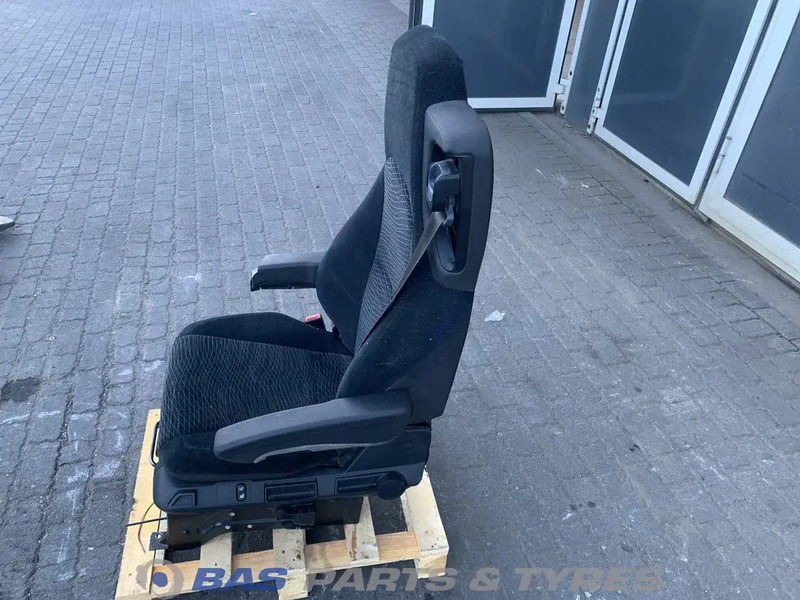 Mercedes-Benz Actros MP4 Bestuurdersstoel Mercedes A 960 910 75 01 - Seat for Truck: picture 2 Mercedes-Benz Actros MP4 Bestuurdersstoel Mercedes A 960 910 75 01 - Seat for Truck: picture 2