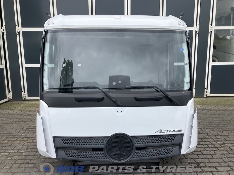 Mercedes-Benz Actros MP5 Mercedes ClassicSpace M-cab L1EH1 A 000 600 01 01 - Cab and interior for Truck: picture 3 Mercedes-Benz Actros MP5 Mercedes ClassicSpace M-cab L1EH1 A 000 600 01 01 - Cab and interior for Truck: picture 3