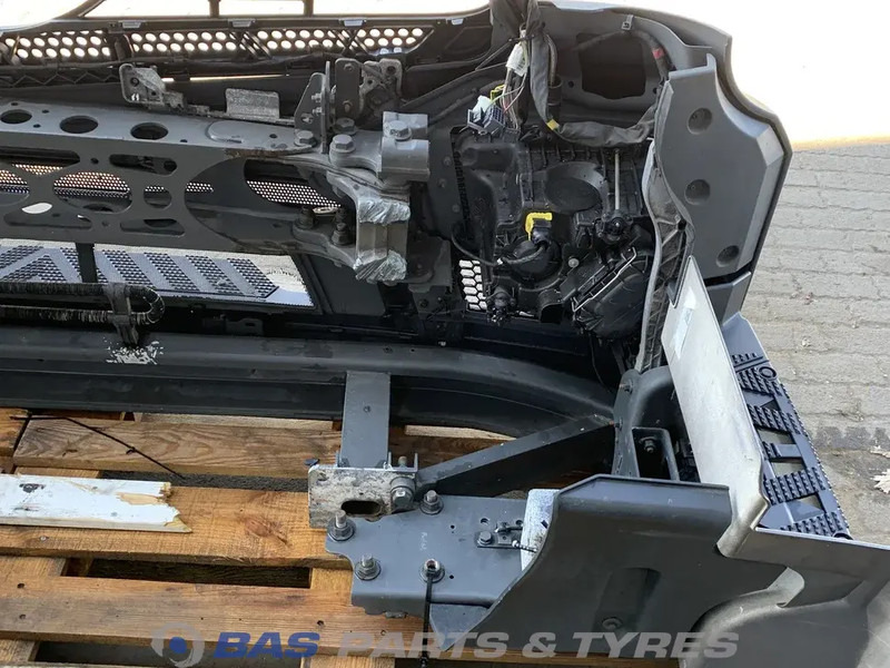 Mercedes-Benz Antos MP4 - Bumper for Truck: picture 4 Mercedes-Benz Antos MP4 - Bumper for Truck: picture 4