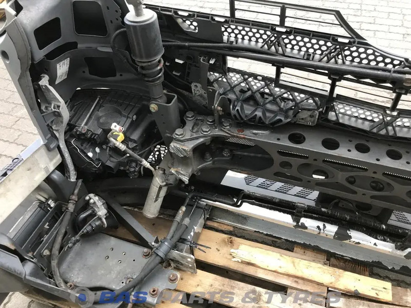 Mercedes-Benz Antos MP4 - Bumper for Truck: picture 4 Mercedes-Benz Antos MP4 - Bumper for Truck: picture 4