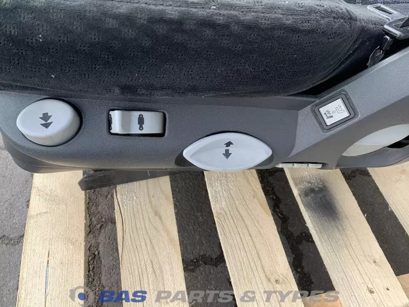 Mercedes-Benz Atego MP2 Stoel Mercedes A 940 910 69 02 - Seat for Truck: picture 5 Mercedes-Benz Atego MP2 Stoel Mercedes A 940 910 69 02 - Seat for Truck: picture 5