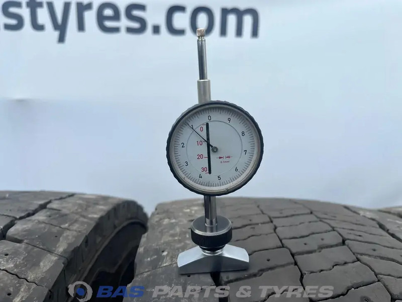 Michelin Remix - Tire for Truck: picture 3 Michelin Remix - Tire for Truck: picture 3