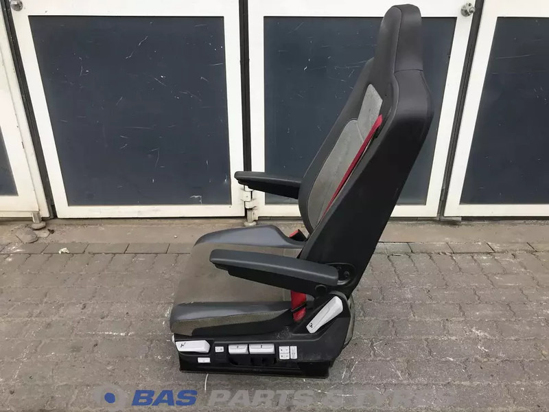 Renault C-Serie - Seat for Truck: picture 2 Renault C-Serie - Seat for Truck: picture 2