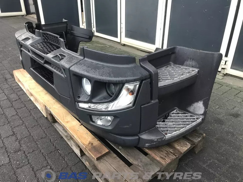 Renault D-Serie - Bumper for Truck: picture 2 Renault D-Serie - Bumper for Truck: picture 2