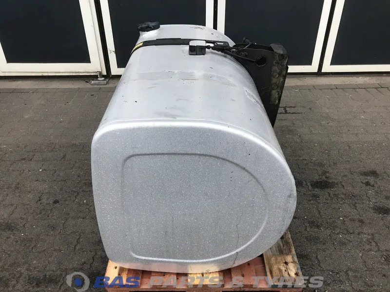 Renault - Fuel tank for Truck: picture 2 Renault - Fuel tank for Truck: picture 2