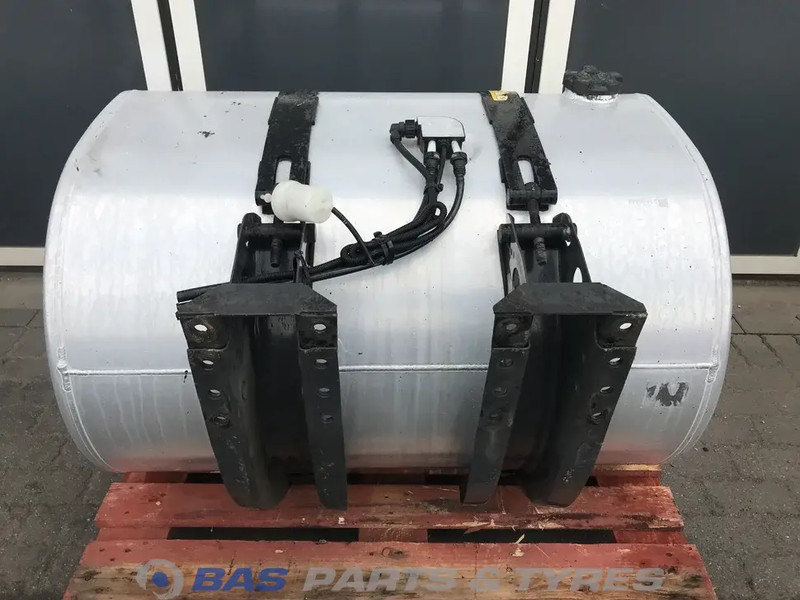 Renault - Fuel tank for Truck: picture 3 Renault - Fuel tank for Truck: picture 3