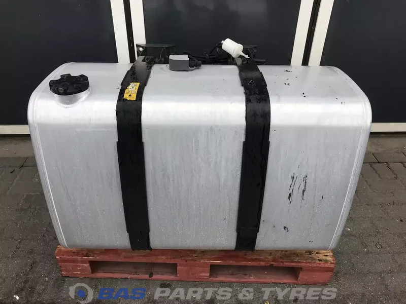 Renault - Fuel tank for Truck: picture 1 Renault - Fuel tank for Truck: picture 1