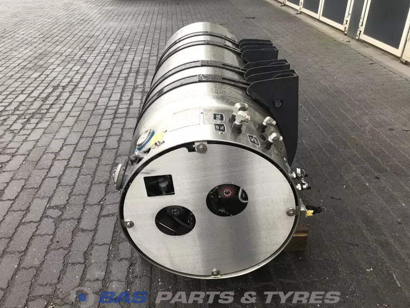 Scania LNG tank Scania 406 Liter 1776103 - Fuel tank for Truck: picture 2 Scania LNG tank Scania 406 Liter 1776103 - Fuel tank for Truck: picture 2