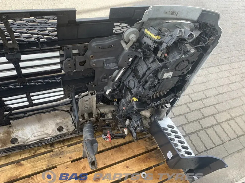 Volvo FH4 Bumper Volvo 82139942 - Bumper for Truck: picture 5 Volvo FH4 Bumper Volvo 82139942 - Bumper for Truck: picture 5