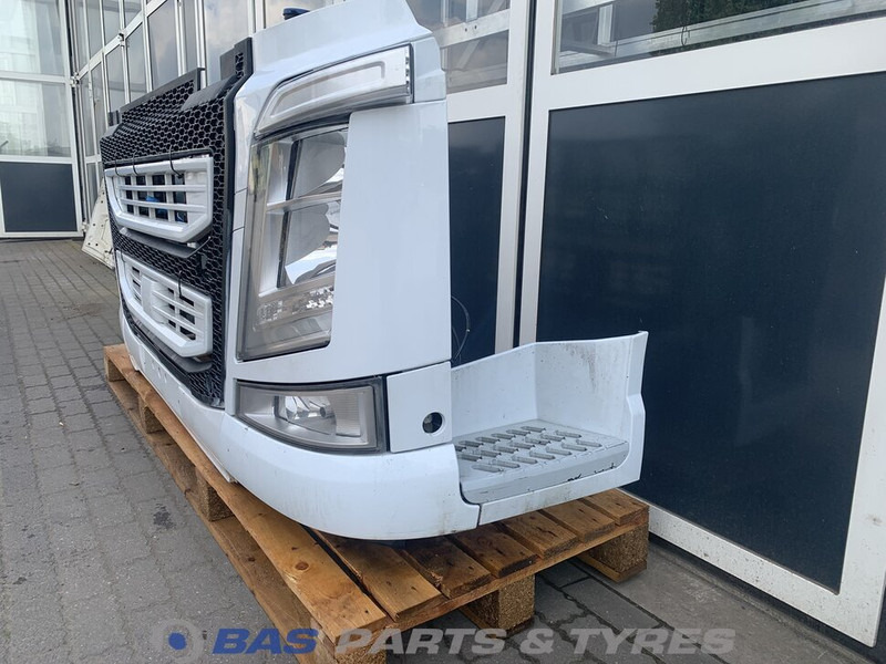 Volvo FH4 Bumper Volvo 82139942 - Bumper for Truck: picture 2 Volvo FH4 Bumper Volvo 82139942 - Bumper for Truck: picture 2