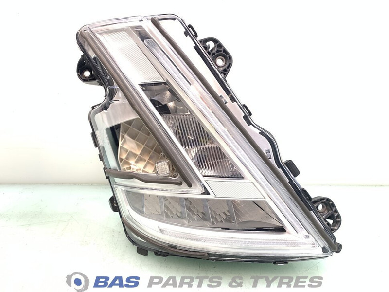 Volvo FH4 - Headlight for Truck: picture 1 Volvo FH4 - Headlight for Truck: picture 1