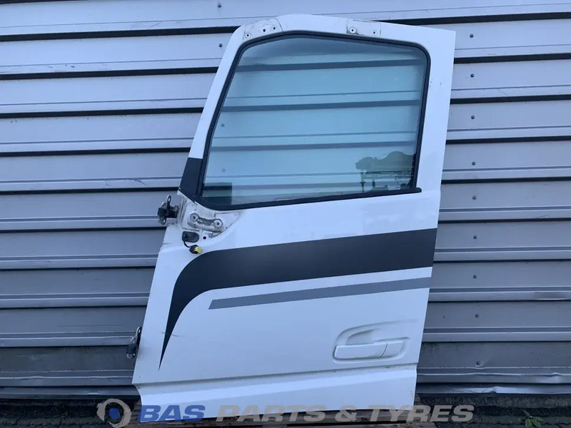 Volvo FH4 Portier Links Volvo 82183078 - Door and parts for Truck: picture 2 Volvo FH4 Portier Links Volvo 82183078 - Door and parts for Truck: picture 2