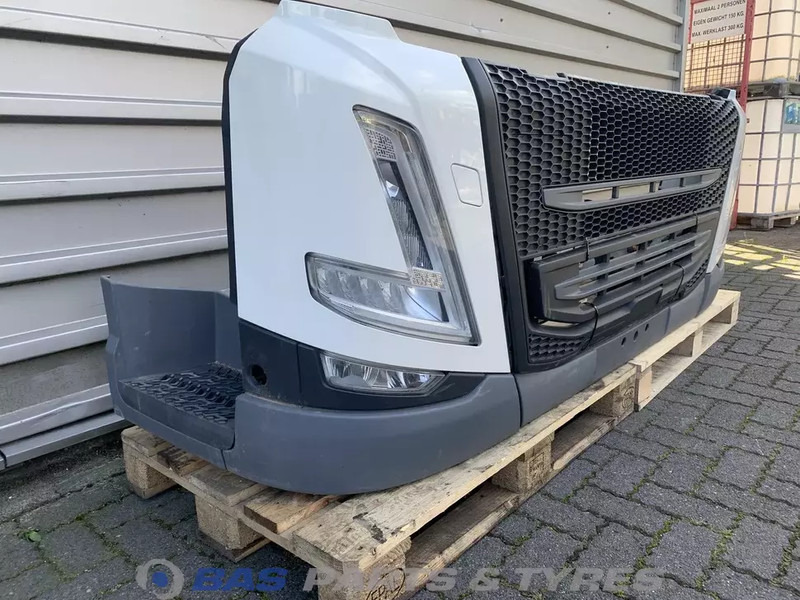Volvo FM5 - Bumper for Truck: picture 3 Volvo FM5 - Bumper for Truck: picture 3