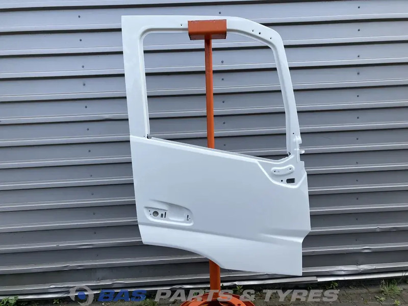 Volvo FM5 - Door and parts for Truck: picture 1 Volvo FM5 - Door and parts for Truck: picture 1