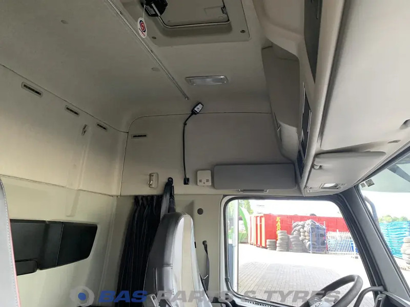 Volvo FMX Euro 6 Volvo Globetrotter L2H2 20383498 - Cab and interior for Truck: picture 5 Volvo FMX Euro 6 Volvo Globetrotter L2H2 20383498 - Cab and interior for Truck: picture 5