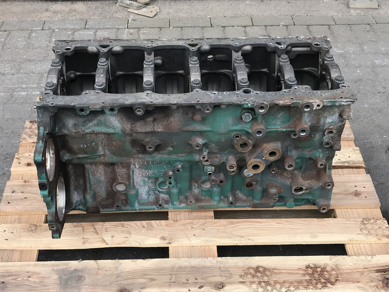 Volvo Motorblok Volvo 21961382 - Cylinder block for Truck: picture 1 Volvo Motorblok Volvo 21961382 - Cylinder block for Truck: picture 1