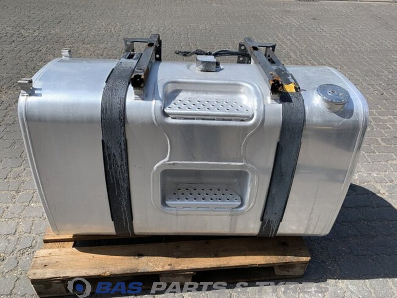 Volvo - Fuel tank for Truck: picture 1 Volvo - Fuel tank for Truck: picture 1