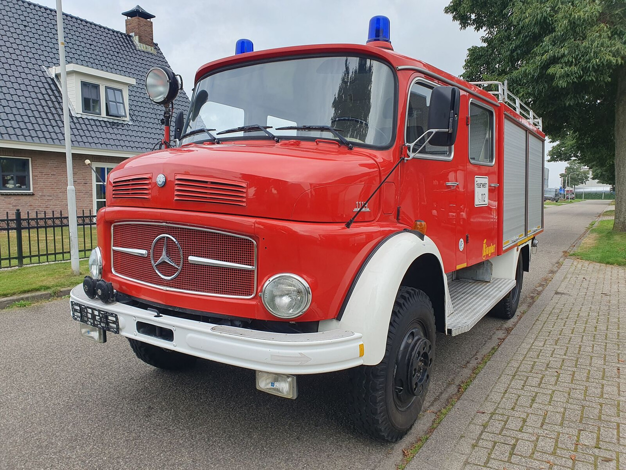 Mercedes-Benz Mercedes LAF 1113 B 4WD | 6-cilinder Turbo (Overland Camper) brandweerwagen - Fire truck: picture 3 Mercedes-Benz Mercedes LAF 1113 B 4WD | 6-cilinder Turbo (Overland Camper) brandweerwagen - Fire truck: picture 3