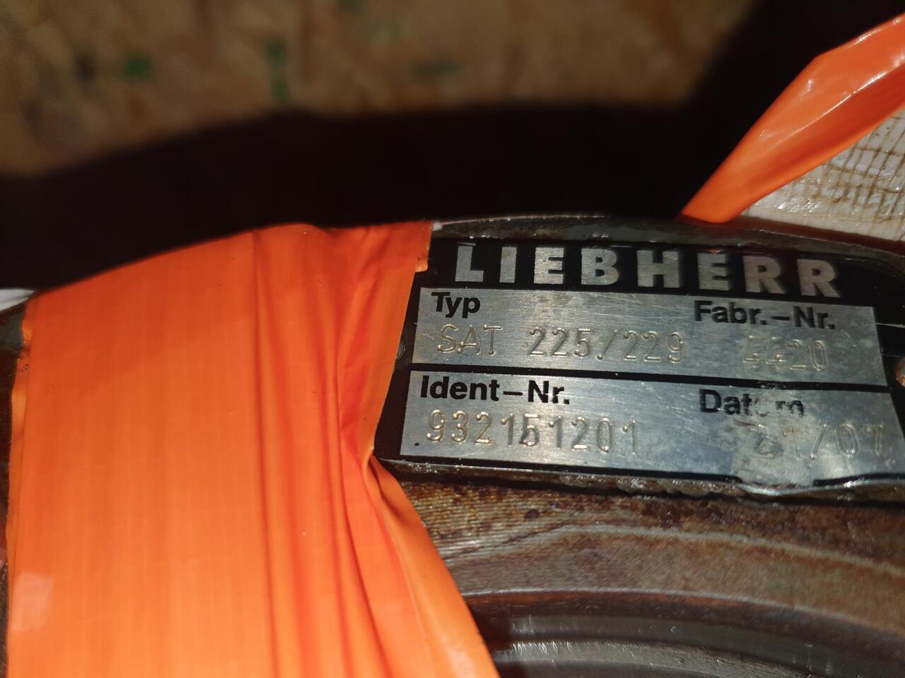 LIEBHERR SAT 225/229 - Transmission for Construction machinery: picture 2 LIEBHERR SAT 225/229 - Transmission for Construction machinery: picture 2