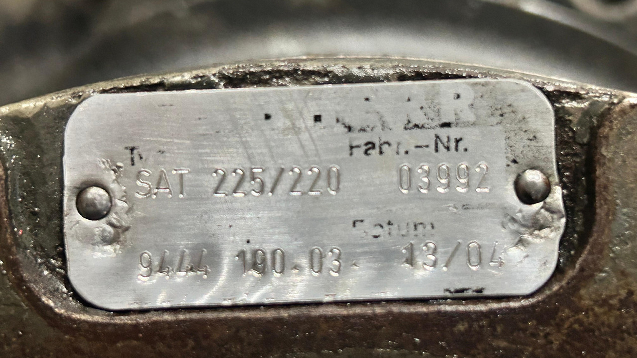 REDUCTOR GIRO SAT 225-220 - Swing motor for Construction machinery: picture 1 REDUCTOR GIRO SAT 225-220 - Swing motor for Construction machinery: picture 1