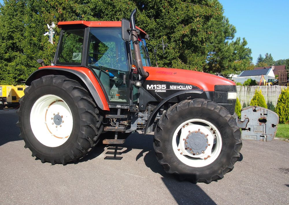 Ciągnik New Holland NH M 135 1998 NEW HOLLAND TM M135 - Farm tractor: picture 3 Ciągnik New Holland NH M 135 1998 NEW HOLLAND TM M135 - Farm tractor: picture 3