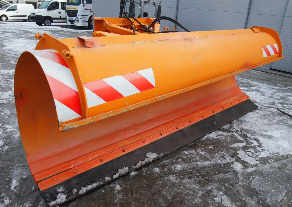 Pług do śniegu nn 2005 Skosowany obustronnie hydraulicznie - Snow plough: picture 1 Pług do śniegu nn 2005 Skosowany obustronnie hydraulicznie - Snow plough: picture 1