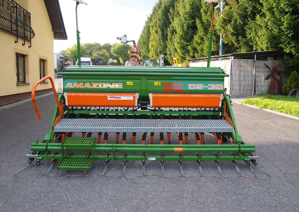 Siewnik Amazone D9 -30 2007 Siewnik Amazone - Seed drill: picture 1 Siewnik Amazone D9 -30 2007 Siewnik Amazone - Seed drill: picture 1