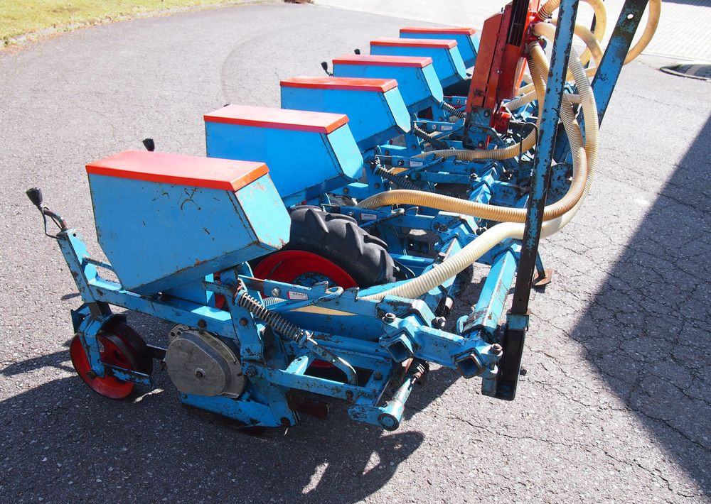 Precision sowing machine Siewnik Monosem   do kukurydzy ,buraków i słonecznika: picture 7
