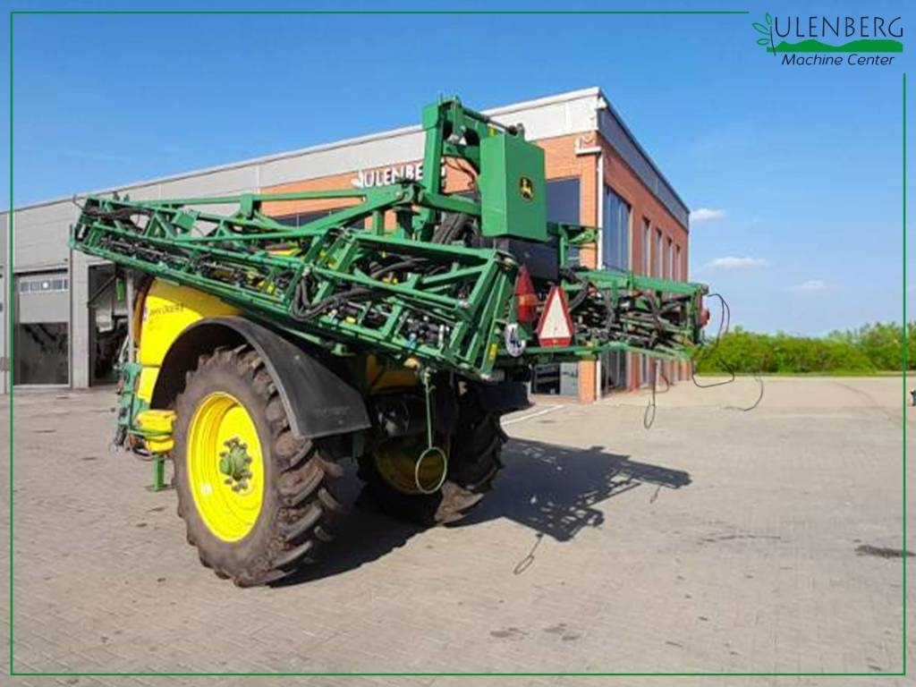 John Deere M 740 - Trailed sprayer: picture 1 John Deere M 740 - Trailed sprayer: picture 1