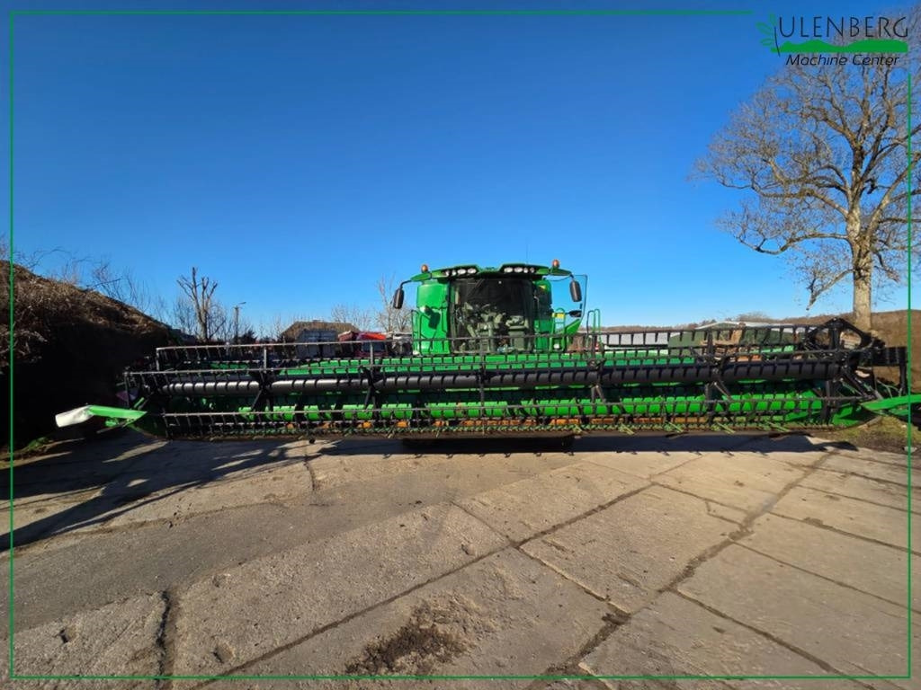 Combine harvester John Deere T 670 i: picture 8