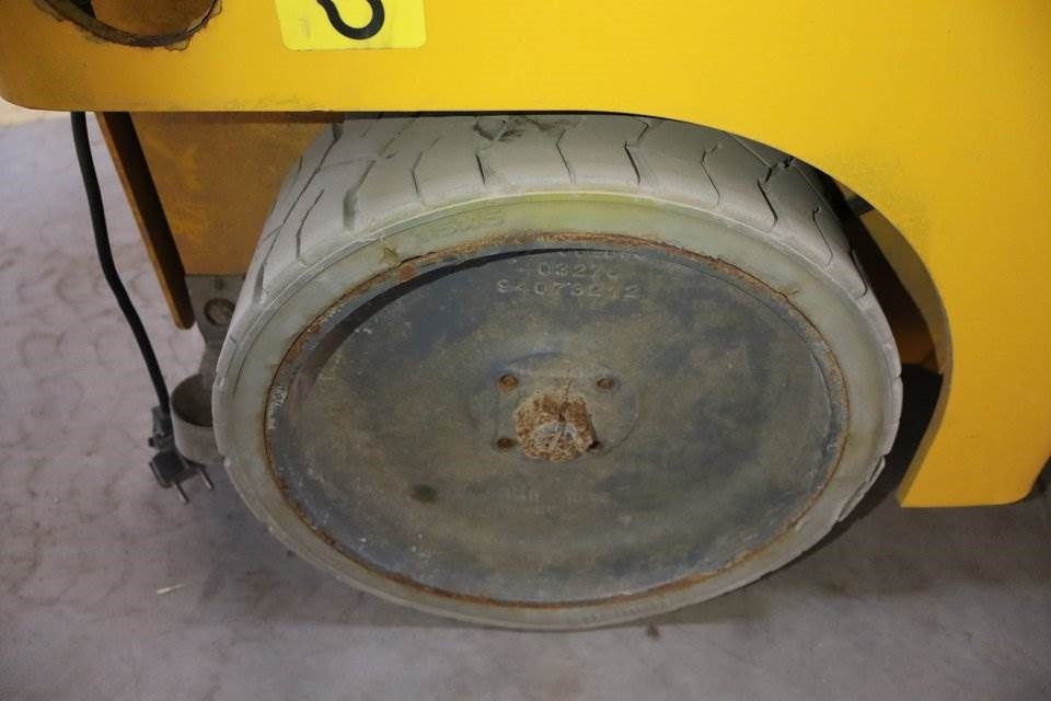 Scissor lift Haulotte Compact 14: picture 12