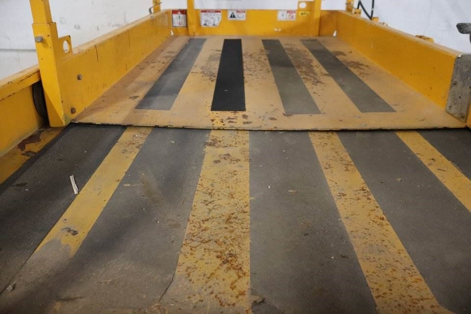 Scissor lift Haulotte Compact 14: picture 11