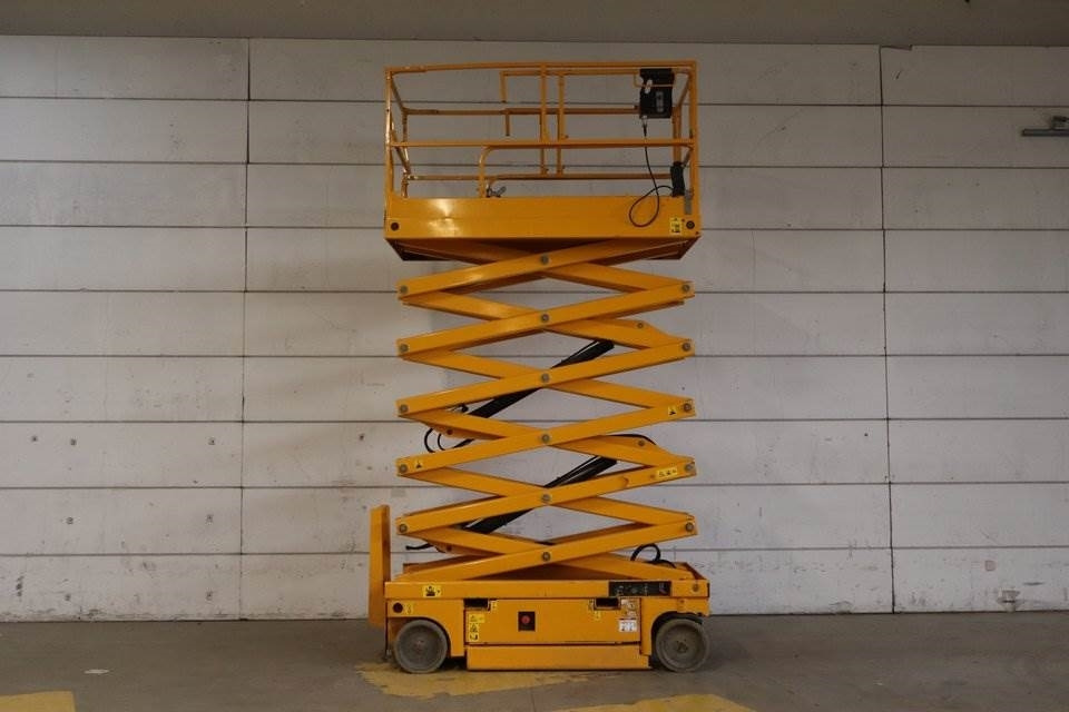 Scissor lift Haulotte Compact 14: picture 6