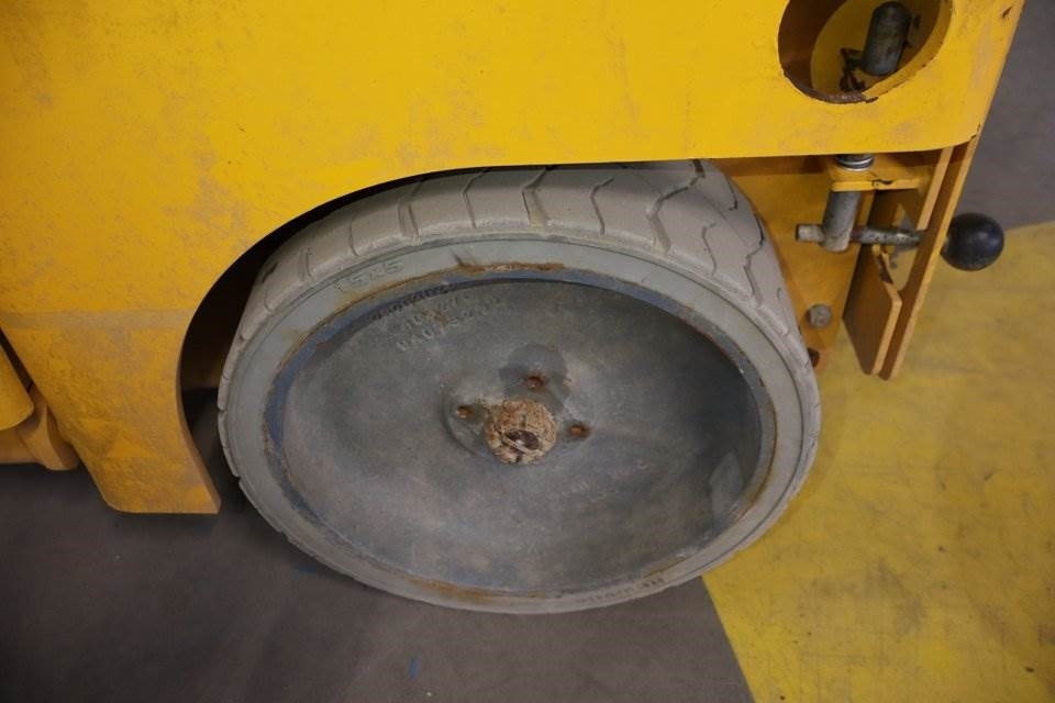 Scissor lift Haulotte Compact 14: picture 15