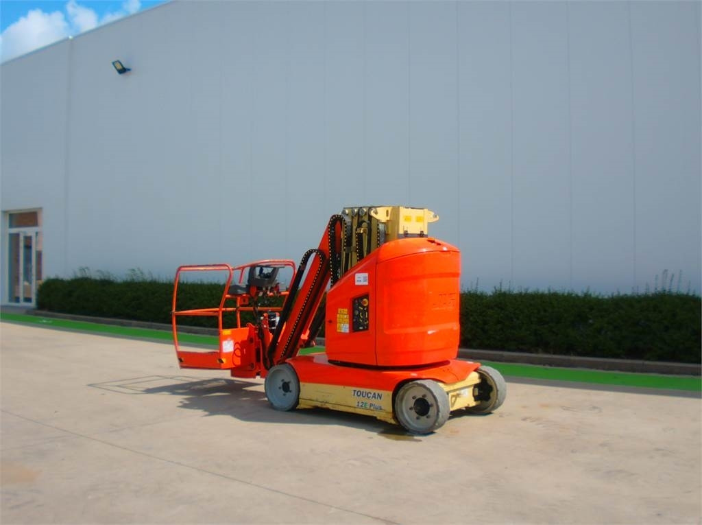 JLG Toucan 12E+ - Vertical mast lift: picture 3 JLG Toucan 12E+ - Vertical mast lift: picture 3