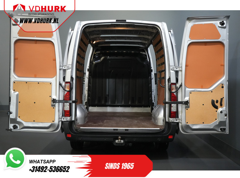 Renault Master (Nissan NV400) 35 2.3 dCi 136 pk L2H2 2x Schuifdeur/ Climate/ Navi/ Cruise/ Camera/ PDC/ Trekhaak - Panel van: picture 5 Renault Master (Nissan NV400) 35 2.3 dCi 136 pk L2H2 2x Schuifdeur/ Climate/ Navi/ Cruise/ Camera/ PDC/ Trekhaak - Panel van: picture 5