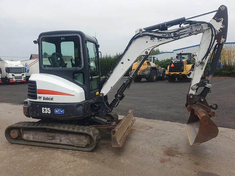 Bobcat E35 - 3500 KG - Mini excavator: picture 1 Bobcat E35 - 3500 KG - Mini excavator: picture 1