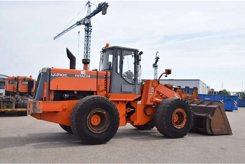 Hitachi LX 210E- stock id 59 - Wheel loader: picture 5 Hitachi LX 210E- stock id 59 - Wheel loader: picture 5