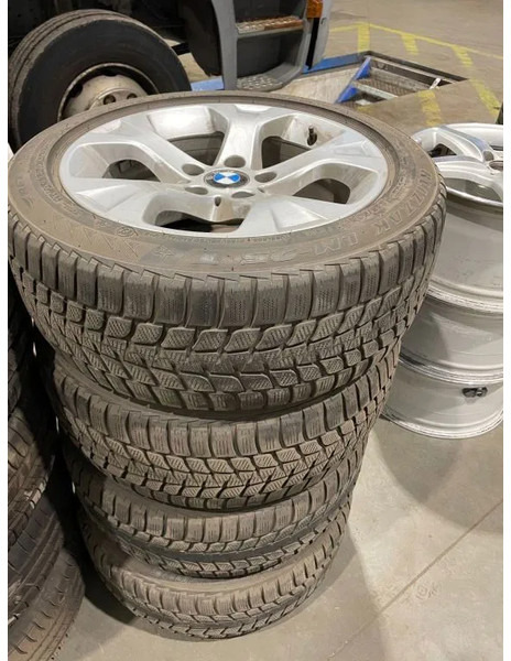 BMW *BMW velgen met Brigdestone banden *225/50 R17 - Wheels and tires for Car: picture 1 BMW *BMW velgen met Brigdestone banden *225/50 R17 - Wheels and tires for Car: picture 1