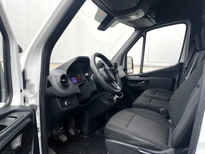 Mercedes-Benz Sprinter 315 *L3H2*Achteruitrijcamera*Attention Assist*Airconditioning*DAB-radio - Panel van: picture 3 Mercedes-Benz Sprinter 315 *L3H2*Achteruitrijcamera*Attention Assist*Airconditioning*DAB-radio - Panel van: picture 3