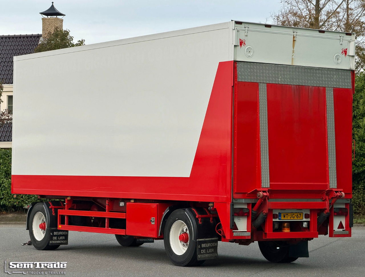 Heiwo Chassis + Isolated BOX 770x250x270 Inside Tail Lift Super Condition - Closed box trailer: picture 3 Heiwo Chassis + Isolated BOX 770x250x270 Inside Tail Lift Super Condition - Closed box trailer: picture 3